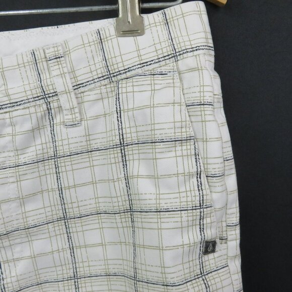 Volcom  Shorts Size 18 Youth 29x10  Plaid White Black Tan Cotton Blend - Picture 2 of 10